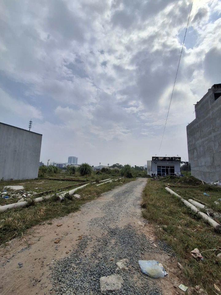 Tôi cần bán lô góc đất dv di trạch mặt đường di ái, vị trí kinh doanh,gần đường 3.5. lh:0901513811