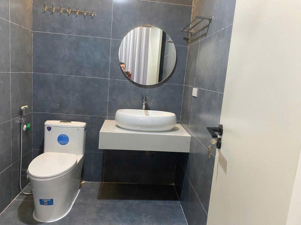 BÁN NHÀ MỚI ĐẸP FULL NỘI THẤT GẦN MẶT PHỐ CHIẾN THẮNG HÀ ĐÔNG – 5 TẦNG 3PN – NGÕ Ô TÔ ĐỖ CỬA – GIÁ CHỈ 12,3 TỶ TL