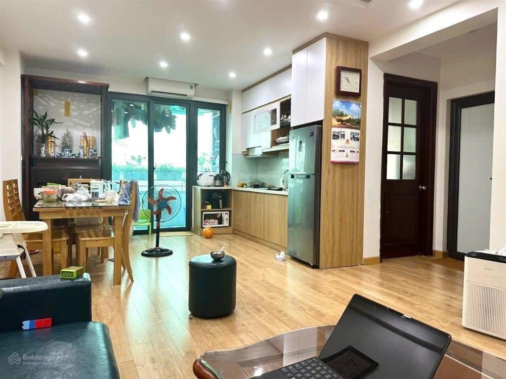 Cần bán căn góc, toà h kđt việt hưng, long biên 75,5m2, 2pn, 1wc