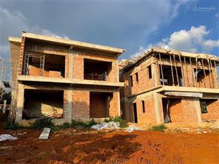Villa nghỉ dưỡng ven đà lạt 3 tỷ 550, sắp hoàn thiện vị trí đắc địa, gần trung tâm