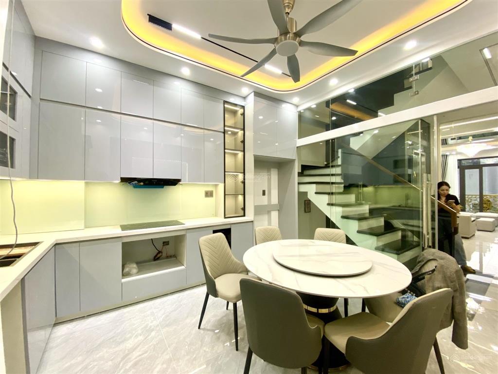 Bán căn siêu phẩm tân cổ điển 5 tầng thang máy ngay gần aeonmall