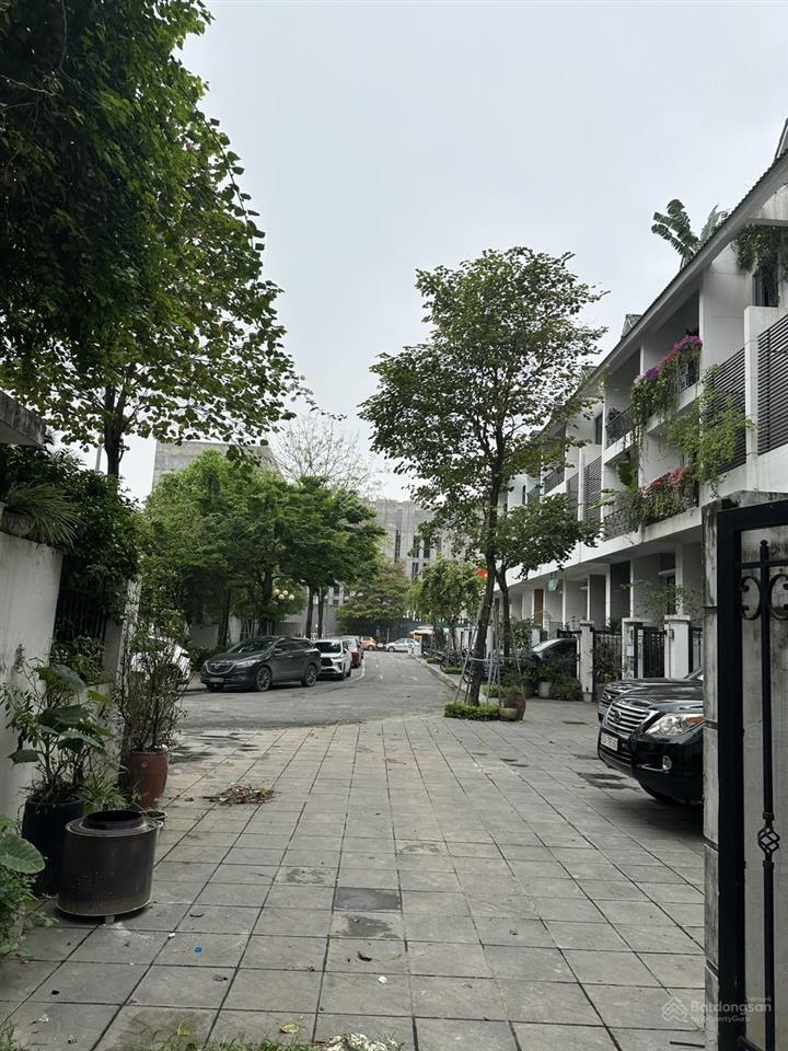 Chính chủ bán nhanh biệt thự lô góc dự án hdi mạc thái tông dt 160,7m2  0935 123 ***