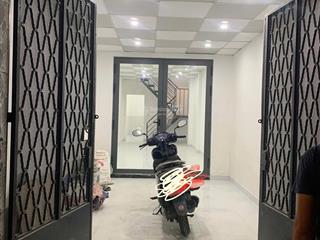 Cho thuê nnc âu dương lân, q8. (3.3x17m) 2 lầu, 3pn mới đẹp, gần bệnh viện, chợ, nhỉnh 11 triệu