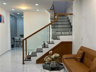 Bán nhà riêng hxh, quận 9. dtsd 90m2, 2lầu, shr, hoàn công, nở hậu, 3pn, nhà mới, nhỉnh 4 tỷ