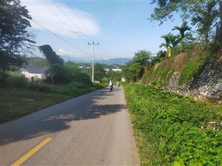 Mảnh đất rất đẹp , có đủ các tiêu chí mặt tiền 120 m, đất ở 1400 m2, không thiếu một tiện ích gì.