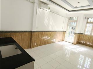 Chính chủ cho thuê phòng ban công đầy đủ nội thất máy giặt riêng ngay hoàng hoa thám, tân bình