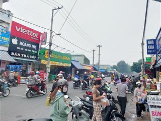 Bán nhà lầu đường chính d1 mặt tiền kinh doanh giá tốt trong khu .