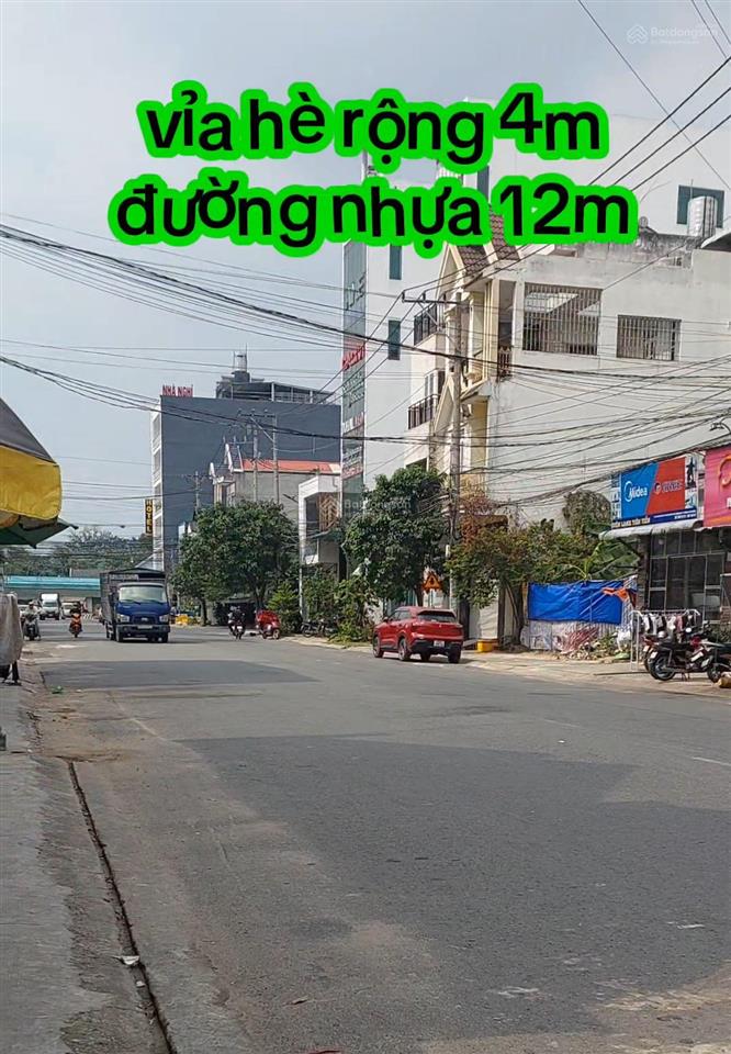 Bán nhà mặt tiền đường chính d1 kinh doanh giá rẻ trong kdc