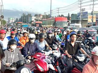 Bán nhà mặt tiền đường chính d1 kinh doanh giá rẻ trong kdc