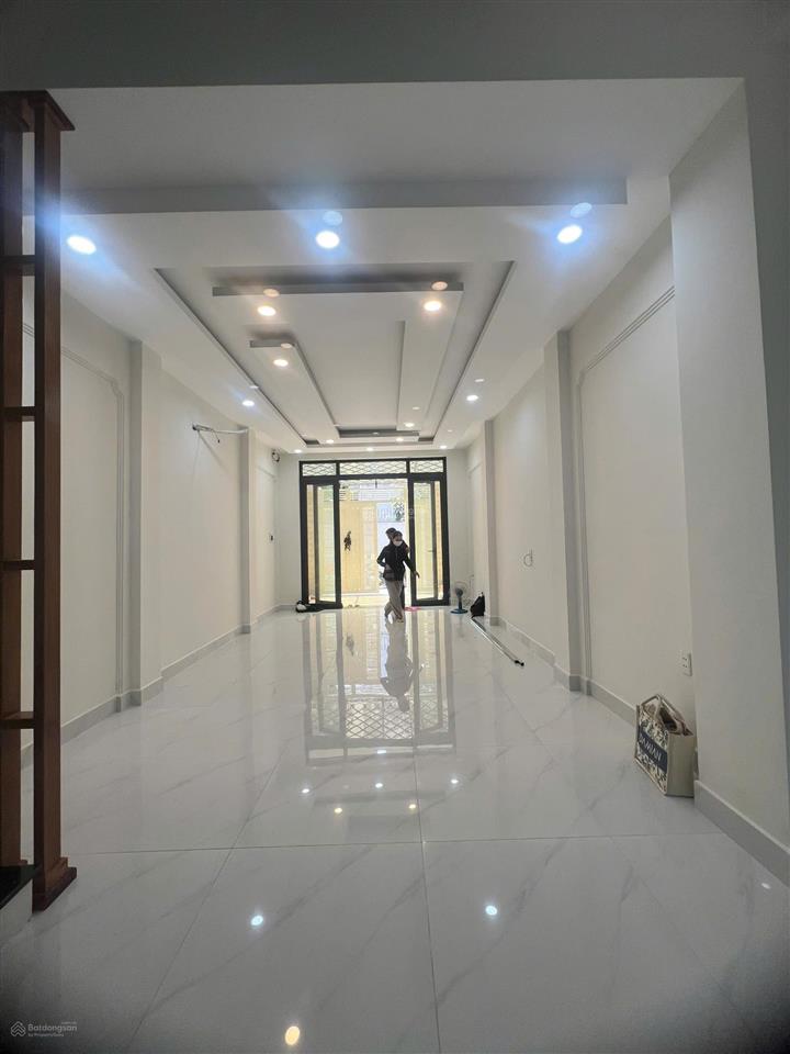 Nhà đẹp 4 tầng ở ngay, dt 4x17m, cn 68m2, hxh 1 sẹc khu d2 nối dài, giá chỉ 13.5 tỷ