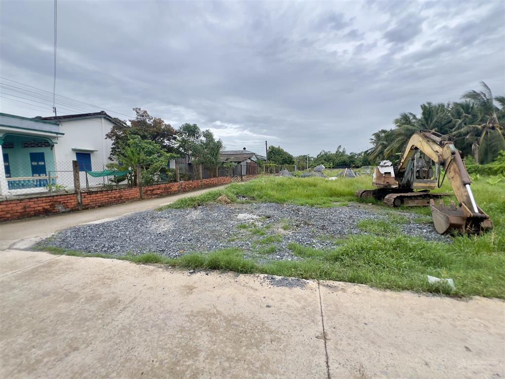 Lô góc thổ cư 2mt ôtô, sát chợ bình lãng. 5x25m 169m2 nền sẵn, dân đông, điện nước đầy đủ
