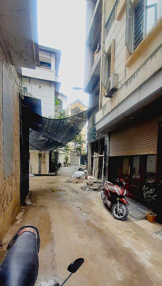 BÁN SIÊU PHẨM TÒA NHÀ 8 TẦNG THANG MÁY - SÁT MẶT PHỐ LÂM DU LONG BIÊN 1KM RA PHỐ CỔ - NGÕ XE TĂNG GARA 3 Ô TÔ - CHỈ 22TỶ