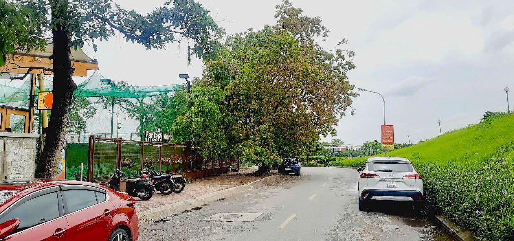 BÁN SIÊU PHẨM TÒA NHÀ 8 TẦNG THANG MÁY - SÁT MẶT PHỐ LÂM DU LONG BIÊN 1KM RA PHỐ CỔ - NGÕ XE TĂNG GARA 3 Ô TÔ - CHỈ 22TỶ