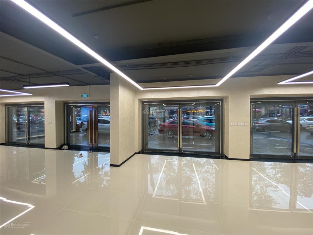 Chính chủ cho thuê mặt bằng tầng 1 phố thái hà, 320m2, mặt tiền rộng, giá hợp lý