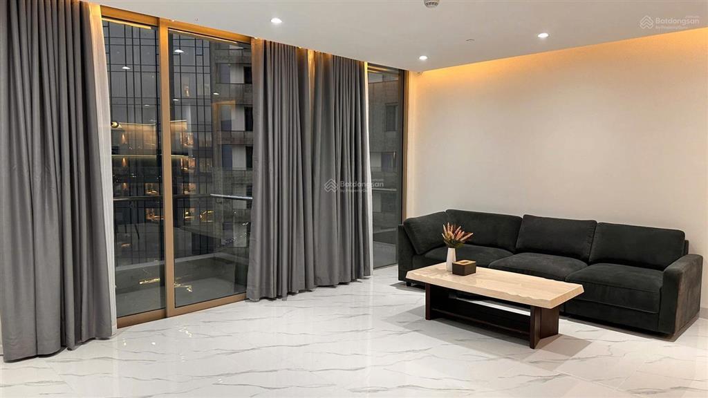 Cần cho thuê căn hộ 2pn hilton bạch đằng, nội thất cao cấp, view trực diện sông hàn giá tốt