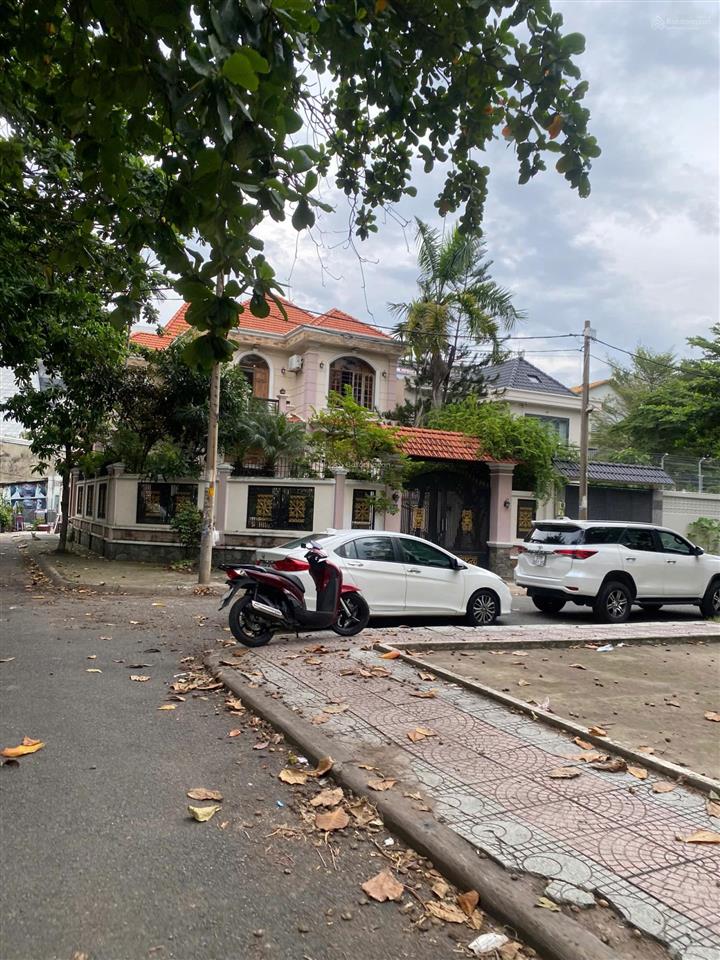 Lô góc 2 mặt tiền 10x25  hẻm 668 quốc lộ 13, hiệp bình chánh  vị trí đẹp, giá tốt!