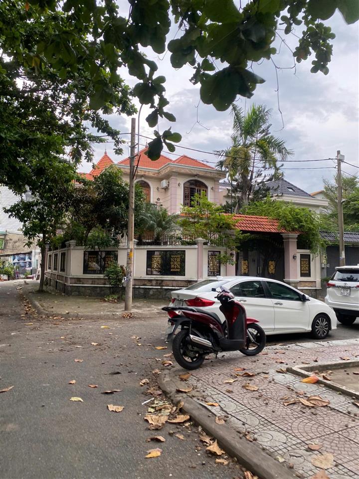 Lô góc 2 mặt tiền 10x25  hẻm 668 quốc lộ 13, hiệp bình chánh  vị trí đẹp, giá tốt!