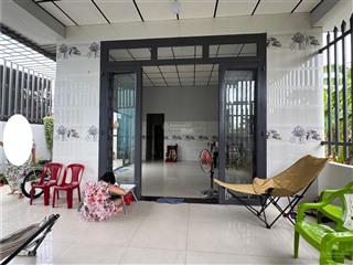 8,5*16m  nhà cấp 4 (2 mặt tiền)  gần nguyễn hữu trí  giáp ranh bình chánh