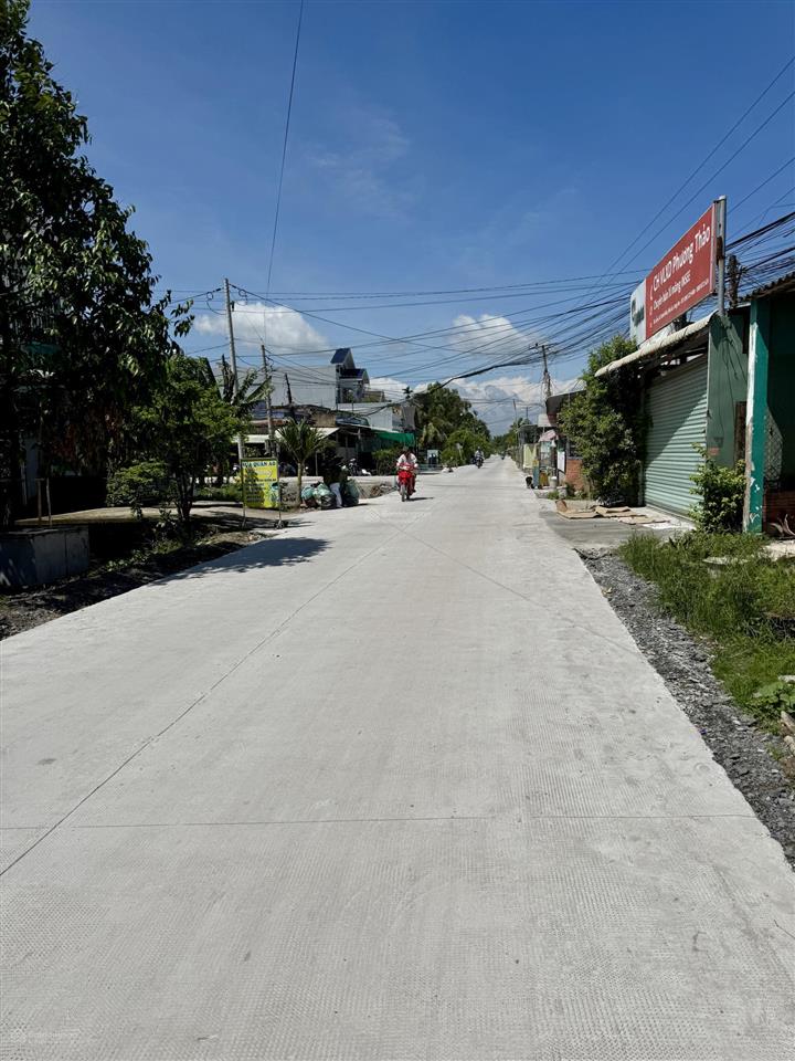 870m2 (có sẵn 300m2 thổ cư) cách tp chỉ 23km đường oto, khu đông dân (ko bị quy hoạch)