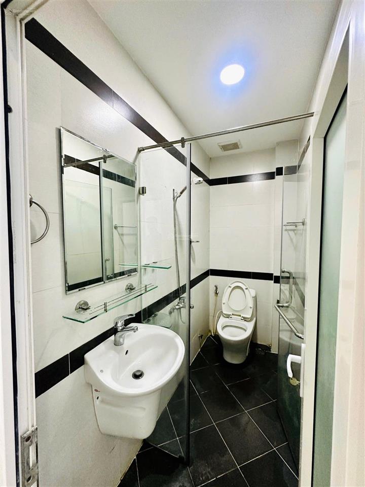 Cho thuê nhà đầy đủ nội thất đường 53 kdc tân quy đông, q7 dt 4x18m, 1 trệt 3lầu 20tr  0902 428 ***