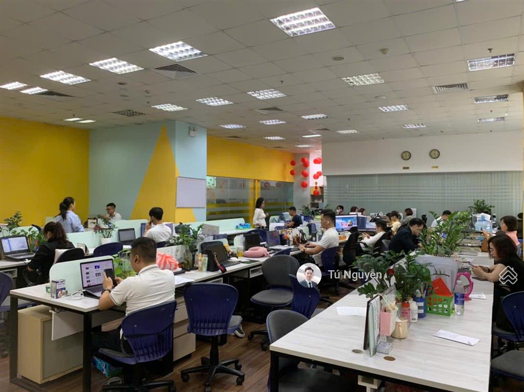 Bql tòa nhà golden palace mễ trì cho thuê văn phòng 500m² (có cắt lẻ) sẵn nội thất.  0974 024 ***