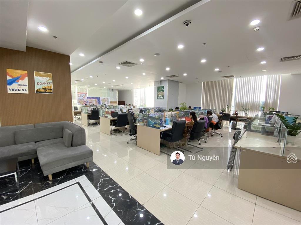 Cho thuê văn phòng 530m² tại 25t2 hoàng đạo thúy, cầu giấy cắt linh hoạt, vào luôn.  0974 024 ***