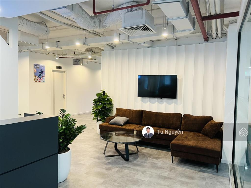 Cho thuê văn phòng central point 219 trung kính. diện tích 206m2 sẵn nội thất vào được luôn