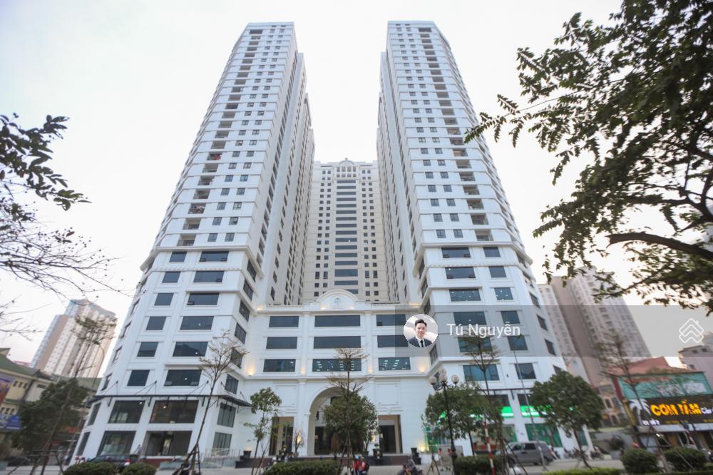 Cho thuê văn phòng central point 219 trung kính. diện tích 206m2 sẵn nội thất vào được luôn