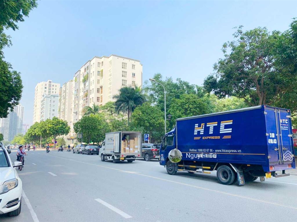 Cho thuê văn phòng n07b3 thành thái  cầu giấy. diện tích 300m2 (có cắt lẻ)