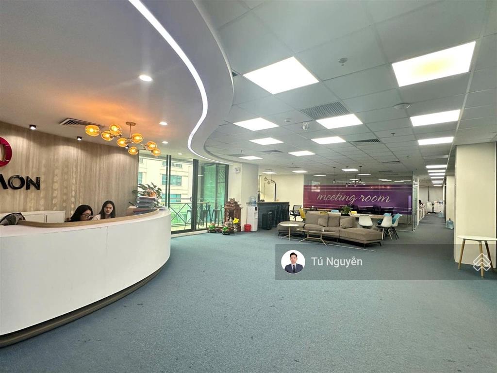 Bql cho thuê văn phòng cic tower  trung kính. dt 300m2 sẵn nội thất có thể cắt từ 145m vào luôn