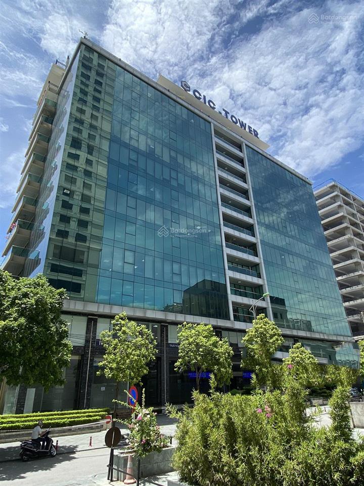 Bql cho thuê văn phòng cic tower  trung kính. dt 300m2 sẵn nội thất có thể cắt từ 145m vào luôn