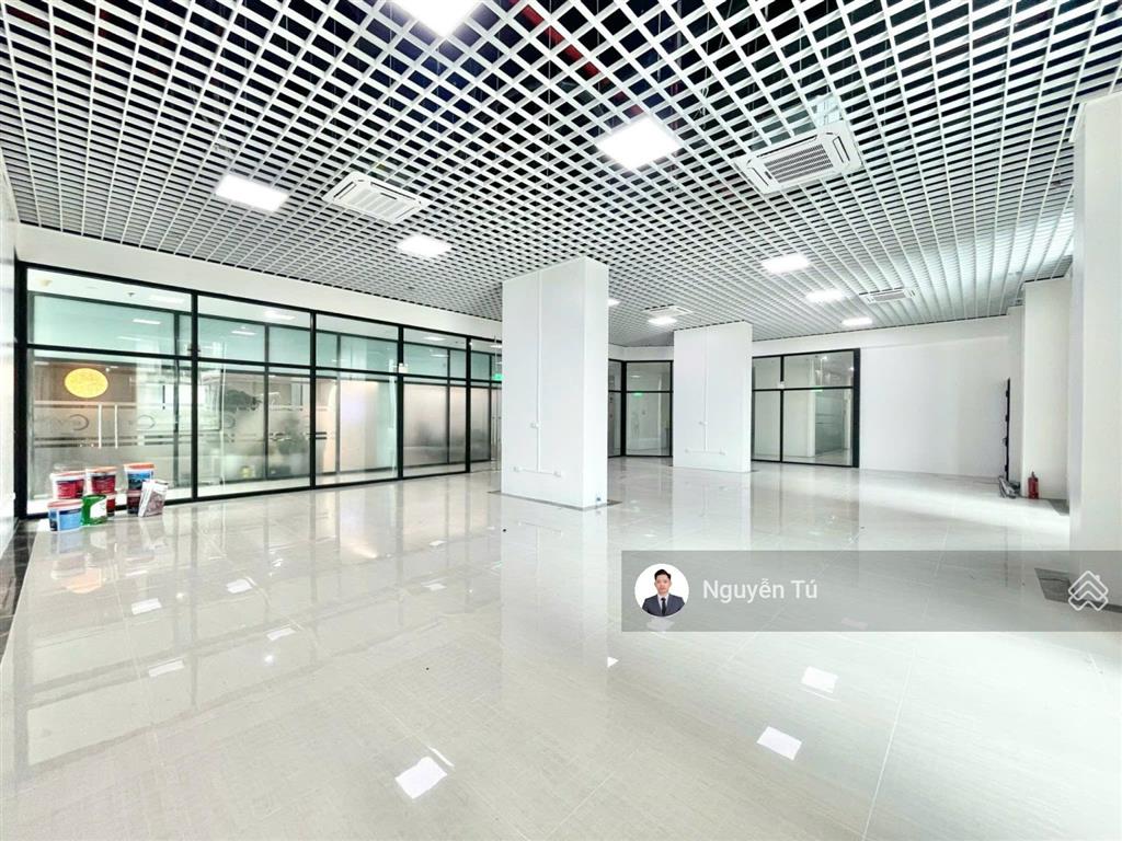 Cho thuê văn phòng roman plaza  tố hữu. diện tích 150m2 sẵn nội thất vào luôn