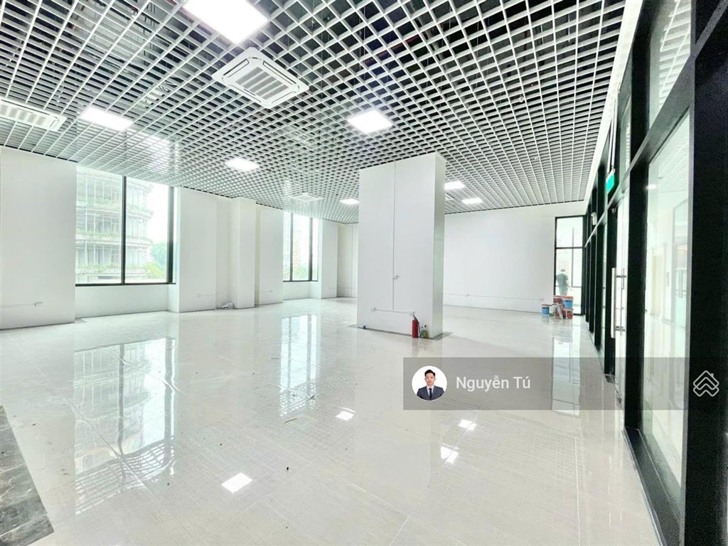 Cho thuê văn phòng roman plaza  tố hữu. diện tích 150m2 sẵn nội thất vào luôn