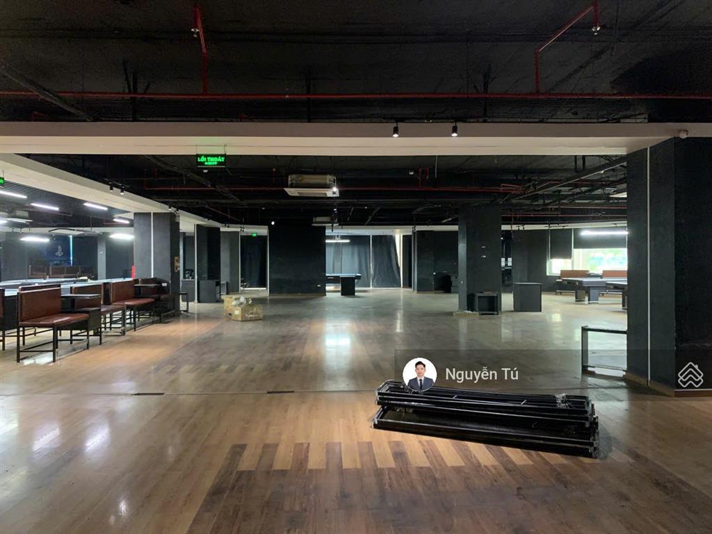 Bql toà nhà sơn hà 8 quang trung  hà đông cho thuê dt 2000m cắt nhỏ 300m2, 500m2 chỉ 160.000đ/m2