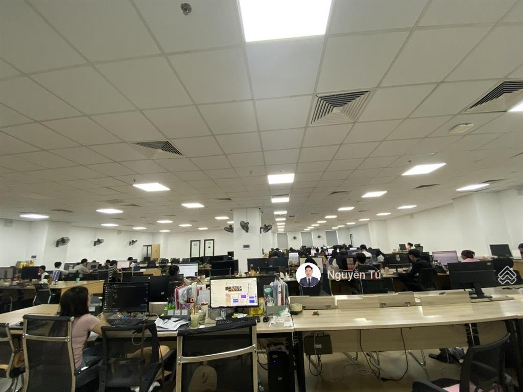 Bql toà nhà sơn hà 8 quang trung  hà đông cho thuê dt 2000m cắt nhỏ 300m2, 500m2 chỉ 160.000đ/m2