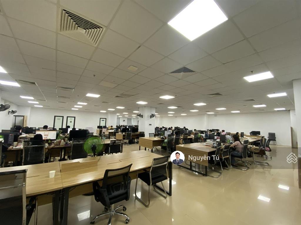 Bql toà nhà sơn hà 8 quang trung  hà đông cho thuê dt 2000m cắt nhỏ 300m2, 500m2 chỉ 160.000đ/m2