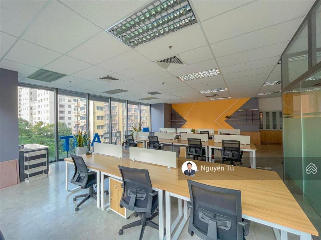 Bql cho thuê văn phòng the sun  mễ trì. dt 200m2 sẵn nội thất, bàn ghế vào làm việc luôn