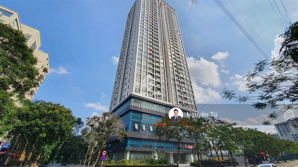 Bql cho thuê văn phòng the sun  mễ trì. dt 200m2 sẵn nội thất, bàn ghế vào làm việc luôn