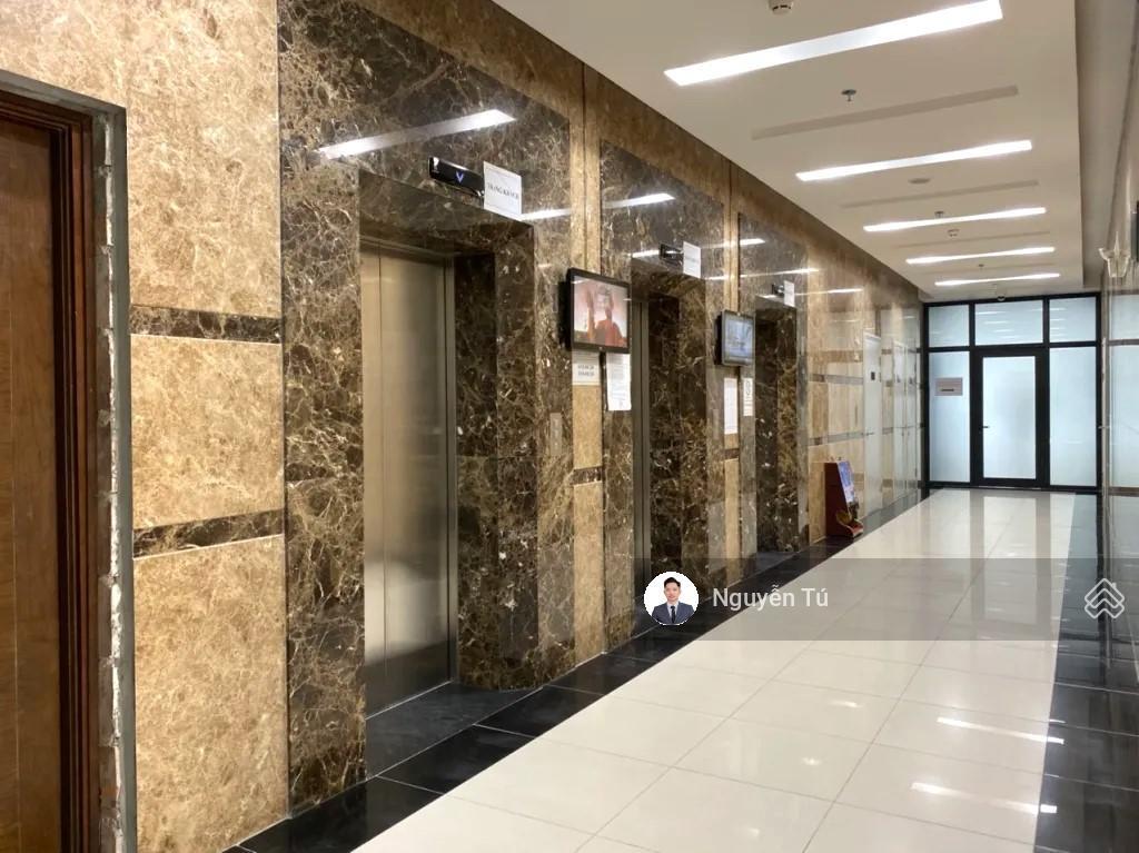 Bql cho thuê văn phòng the sun  mễ trì. dt 200m2 sẵn nội thất, bàn ghế vào làm việc luôn