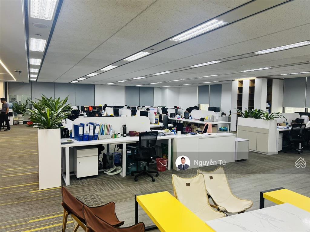Bql cho thuê văn phòng golden park 02 phạm văn bạch. diện tích 800m2 có thể cắt lẻ.  0974 024 ***