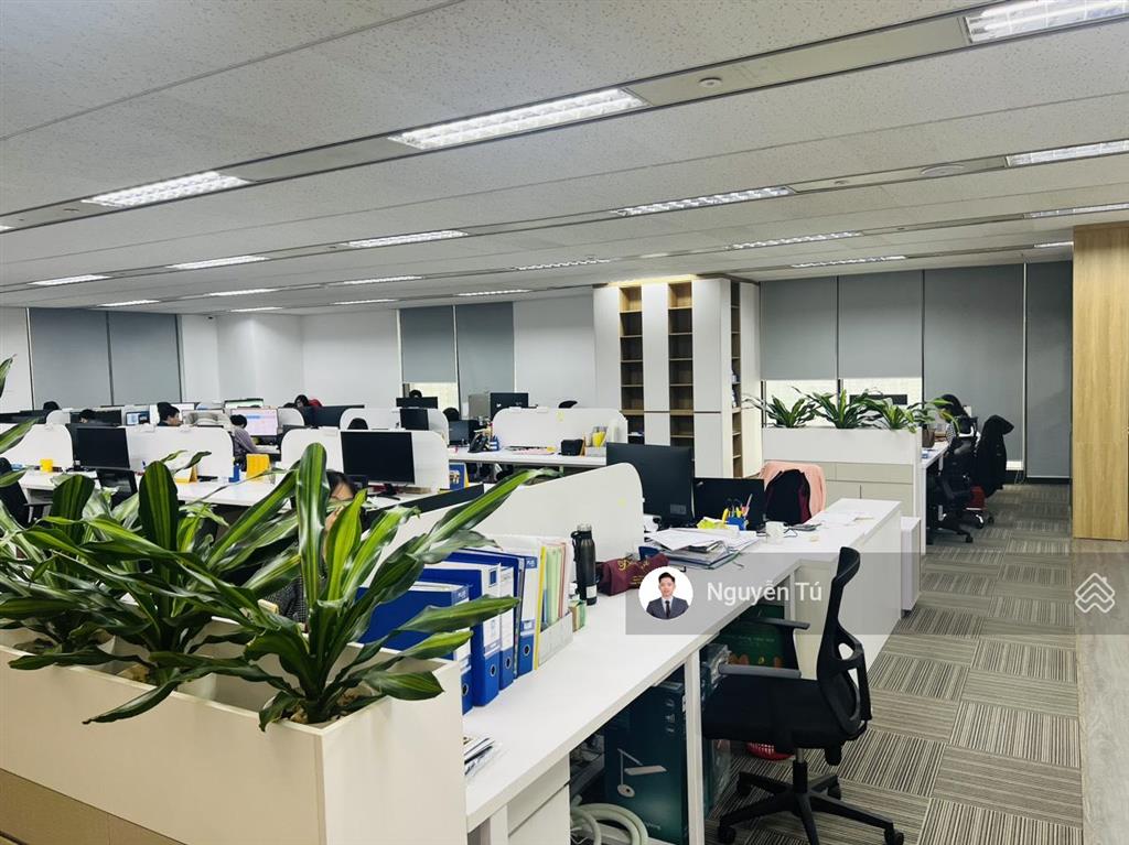 Bql cho thuê văn phòng golden park 02 phạm văn bạch. diện tích 800m2 có thể cắt lẻ.  0974 024 ***