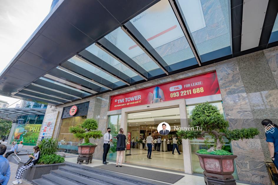 Cđt rox tower  54a nguyễn chí thanh cho thuê văn phòng. dt 1300m2 có cắt lẻ