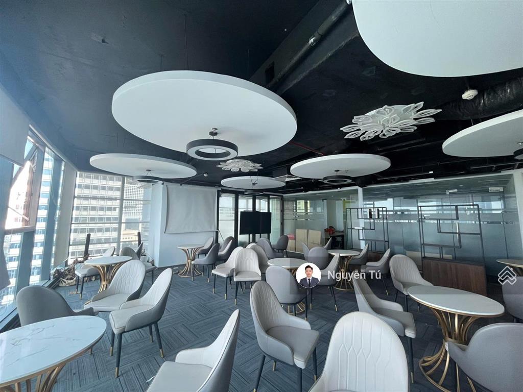 Cđt rox tower  54a nguyễn chí thanh cho thuê văn phòng. dt 1300m2 có cắt lẻ