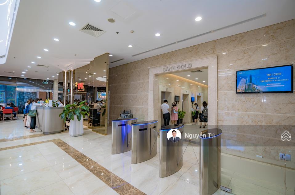Cđt rox tower  54a nguyễn chí thanh cho thuê văn phòng. dt 1300m2 có cắt lẻ