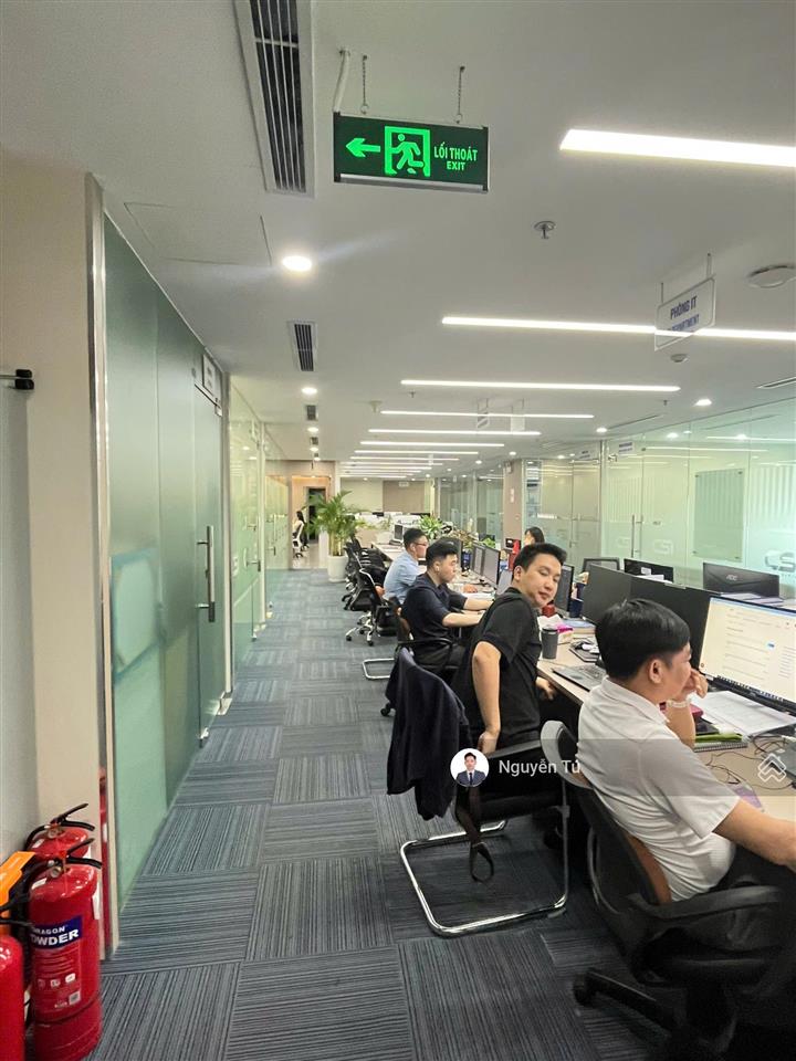 Cđt rox tower  54a nguyễn chí thanh cho thuê văn phòng. dt 1300m2 có cắt lẻ