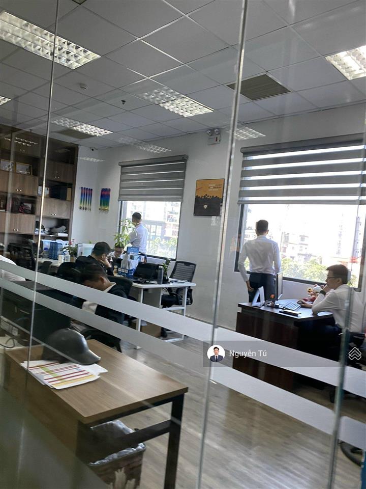 Cđt cho thuê văn phòng eurowindow  27 trần duy hưng. diện tích 650m2 cắt lẻ từ 100m2