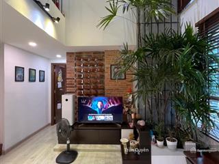 Chỉ với 10.5 tỷ sở hữu căn hộ thông tầng 2pn + studio làm việc  110m2 tầng cao ban công hướng đn