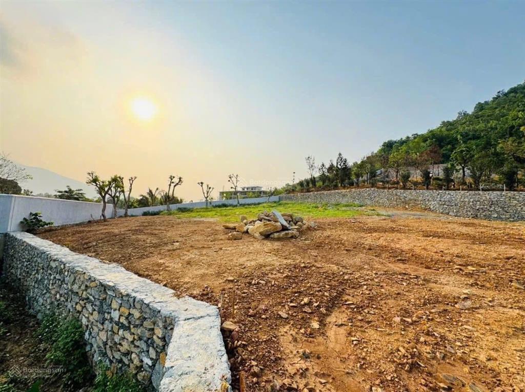 Chính chủ cần bán hơn 1800m2 ở tiến xuân, quần thể biệt thự hn, thích hợp đầu tư và ở ạ