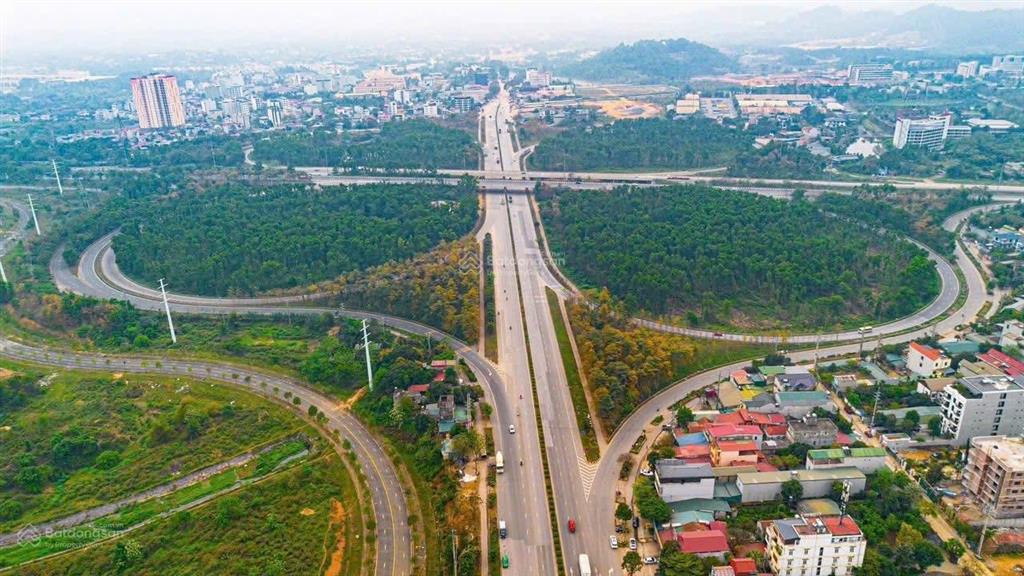Chính chủ cần bán hơn 1800m2 ở tiến xuân, quần thể biệt thự hn, thích hợp đầu tư và ở ạ