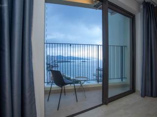 Cần cho thuê căn hộ studio gold coast view biển tòa nam giá 14tr/tháng
